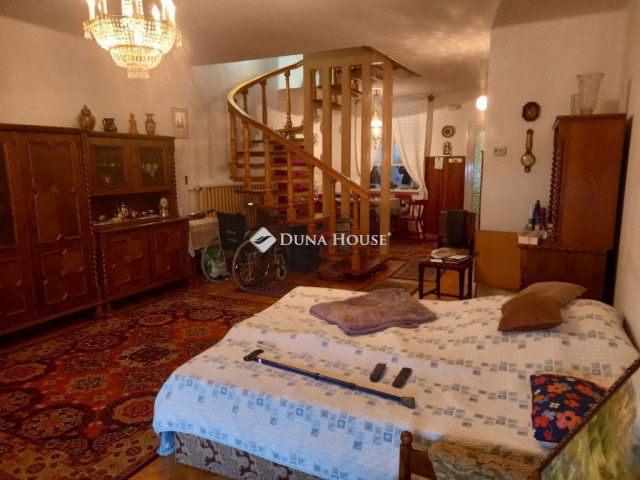 Eladó sorház, Gyöngyösön, Aranysas utcában 65 M Ft, 4 szobás