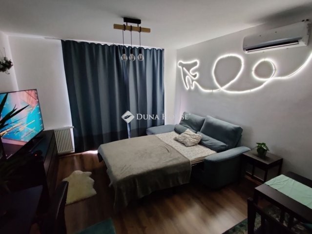 Eladó téglalakás, Budapesten, VIII. kerületben 75 M Ft, 1 szobás