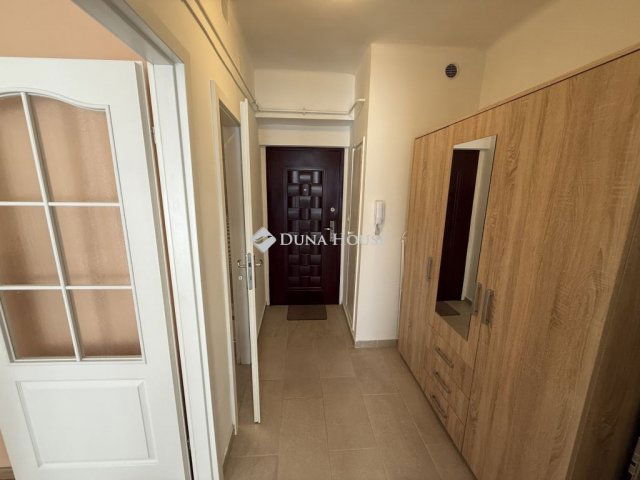 Kiadó téglalakás, albérlet, Pécsett 150 E Ft / hó, 1 szobás