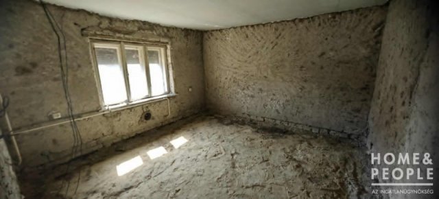 Eladó családi ház, Pusztaszeren 8.99 M Ft, 2 szobás