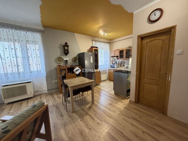 Eladó téglalakás, Győrött 41.5 M Ft, 2 szobás