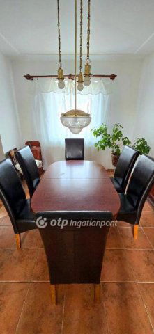 Eladó családi ház, Debrecenben 131.9 M Ft, 6 szobás