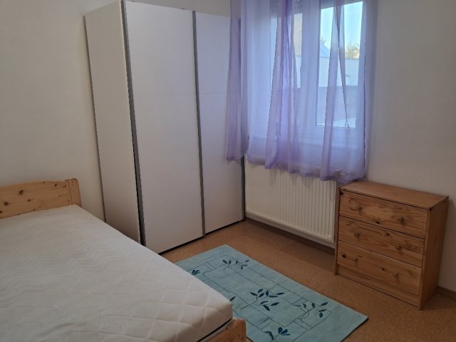 Kiadó téglalakás, albérlet, Debrecenben 500 E Ft / hó, 4 szobás