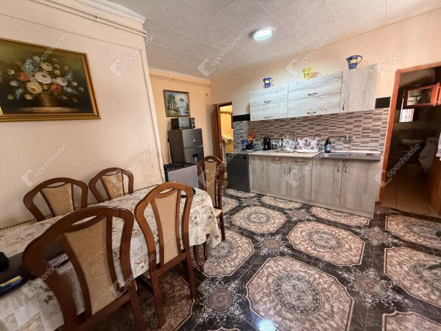 Eladó családi ház, Baktüttösön 23.5 M Ft, 2 szobás