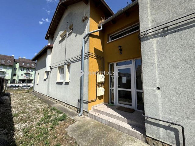 Eladó téglalakás, Szigetszentmiklóson, Dorottya utcában 72 M Ft