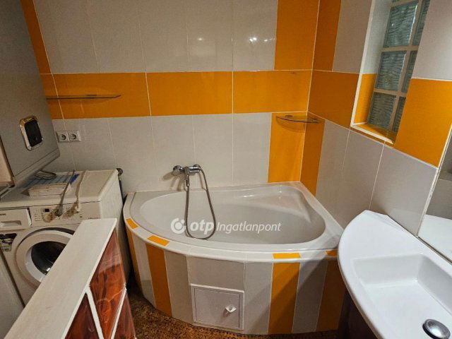 Eladó téglalakás, Budapesten, XIV. kerületben 48 M Ft, 1 szobás