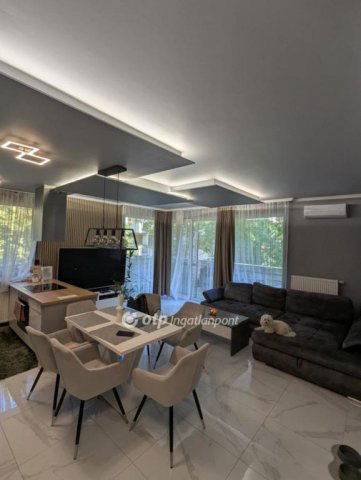 Eladó téglalakás, Budapesten, III. kerületben 148 M Ft, 3 szobás