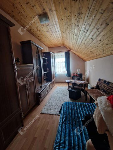 Eladó családi ház, Ászáron 64.9 M Ft, 5 szobás