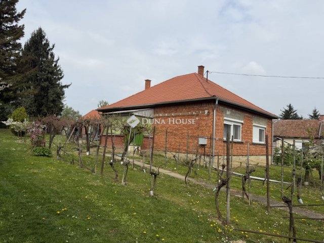 Eladó családi ház, Tornyiszentmiklóson 29.9 M Ft, 3 szobás