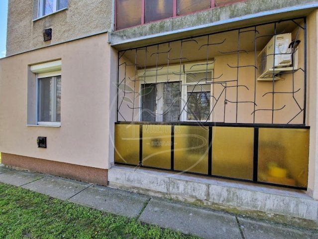 Eladó téglalakás, Gyulán 34.99 M Ft, 2 szobás