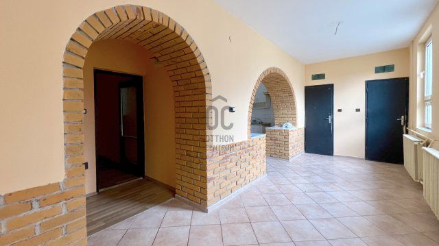 Eladó családi ház, Szekszárdon 34.9 M Ft, 5 szobás