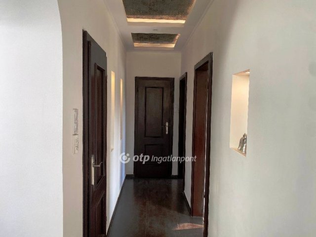 Eladó családi ház, Szigetcsépen 158.9 M Ft, 5 szobás