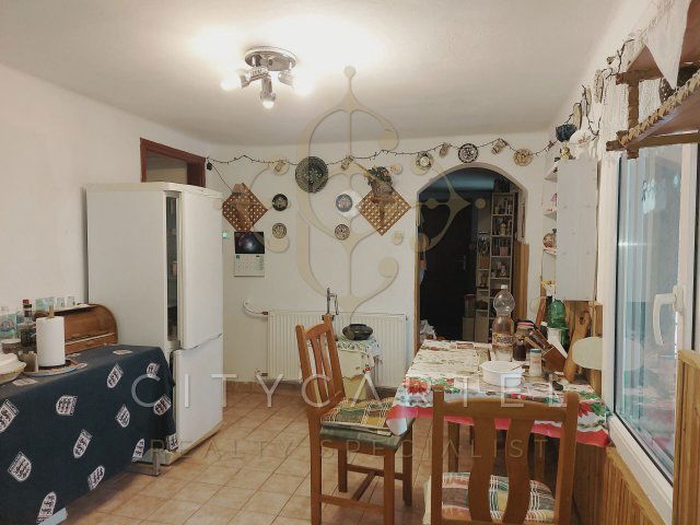Eladó családi ház, Dunaföldváron 32 M Ft, 4+1 szobás