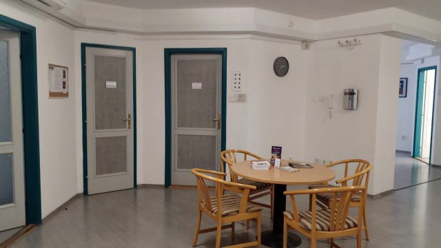 Kiadó iroda, Győrött 75 E Ft / hó, 8 szobás