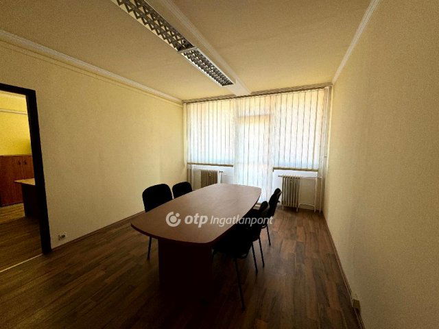 Kiadó iroda, Szegeden 40 E Ft / hó, 1 szobás