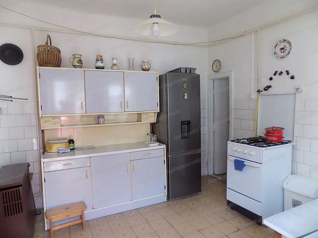 Eladó családi ház, Kaposváron 11.9 M Ft, 1 szobás