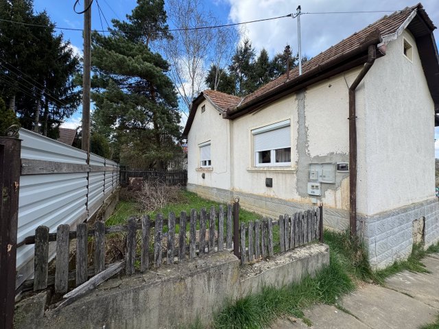 Eladó családi ház, Tarnaleleszen 16 M Ft, 2 szobás