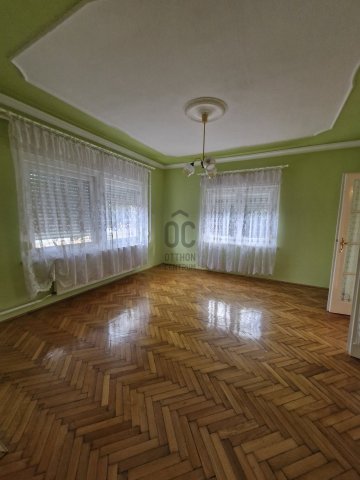 Eladó családi ház, Abonyban 59.99 M Ft, 4 szobás