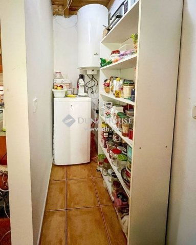 Eladó családi ház, Ádándon 39.9 M Ft, 3 szobás