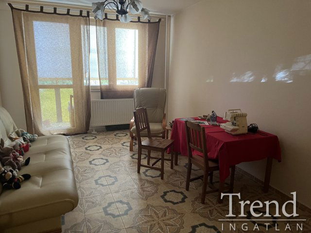 Eladó panellakás, Dunaújvárosban 58.5 M Ft, 5 szobás