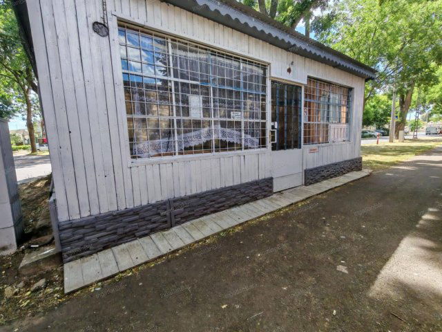 Eladó üzlethelyiség, Nyíregyházán 3.999 M Ft