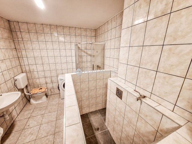 Eladó családi ház, Vasadon 179.9 M Ft, 12 szobás