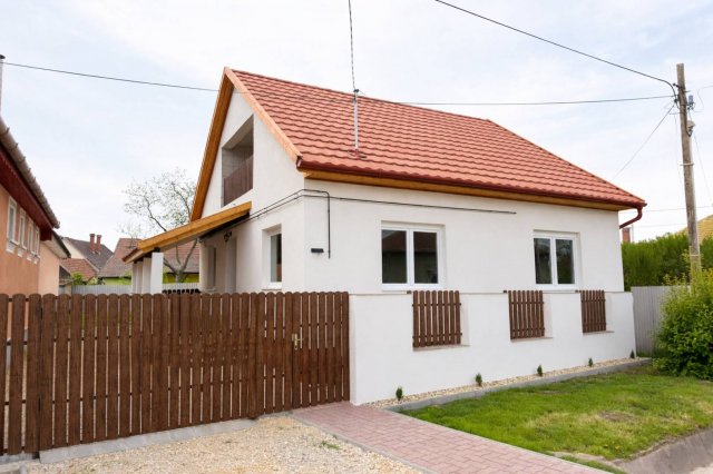 Eladó családi ház, Jászapátiban 31.9 M Ft, 2 szobás