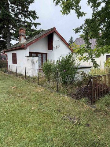 Eladó nyaraló, Lipóton 17 M Ft, 1 szobás / költözzbe.hu