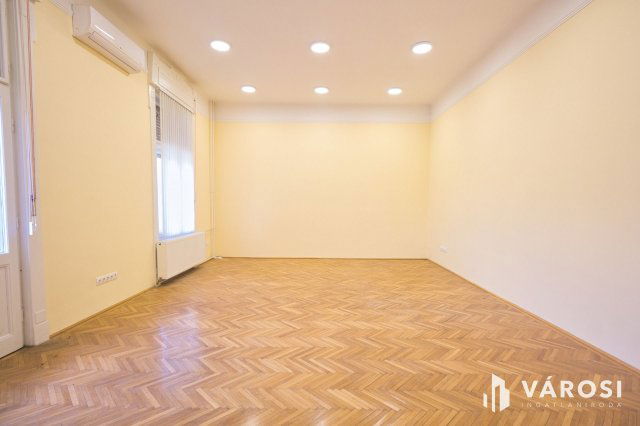 Kiadó iroda, Szegeden 550 E Ft / hó, 4 szobás