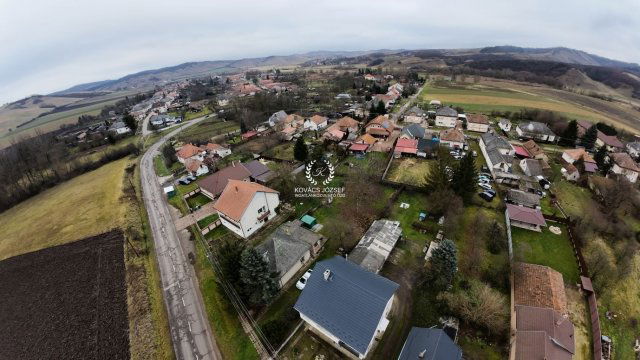 Eladó családi ház, Ózdon, Szentsimoni úton 7.5 M Ft, 2+1 szobás