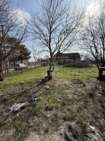 Eladó családi ház, Sárkeresztúron 17 M Ft, 2 szobás