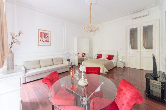 Kiadó téglalakás, albérlet, Budapesten, VI. kerületben