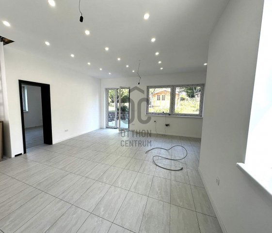 Eladó családi ház, Telkin 180 M Ft, 4 szobás