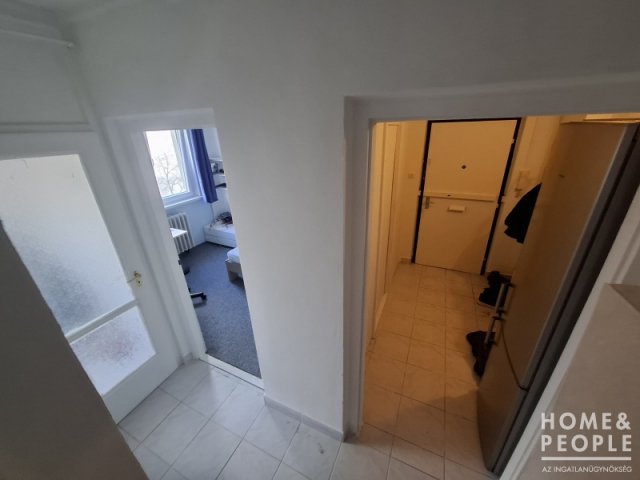 Eladó téglalakás, Szegeden 49.4 M Ft, 3 szobás