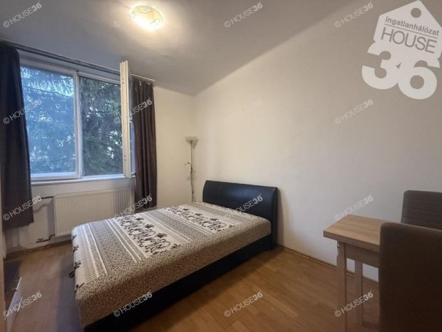 Eladó téglalakás, Kecskeméten 24 M Ft, 1 szobás