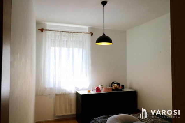 Eladó téglalakás, Győrött 66 M Ft, 2 szobás