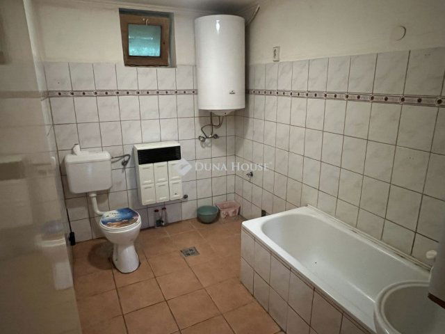 Eladó családi ház, Előszálláson 25 M Ft, 3 szobás