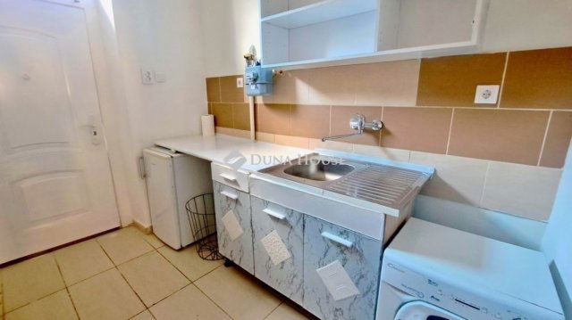 Eladó téglalakás, Budapesten, VII. kerületben 48.49 M Ft