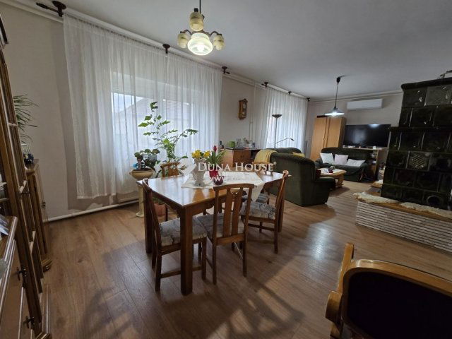 Eladó családi ház, Veszprémben 124 M Ft, 4 szobás