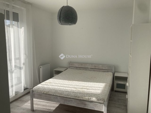 Eladó téglalakás, Pécsett 77.625 M Ft, 3 szobás