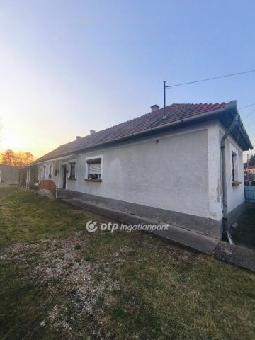 Eladó családi ház, Kondón 17.9 M Ft, 3+1 szobás