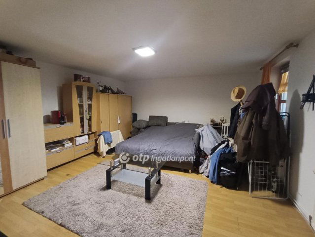 Eladó családi ház, Vértesbogláron 99 M Ft, 8 szobás