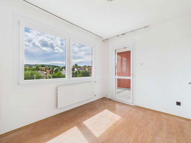 Eladó téglalakás, Balatonalmádiban 53.5 M Ft, 1 szobás