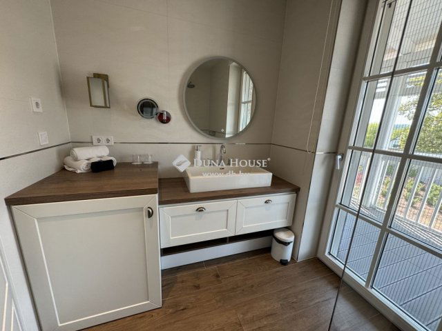 Eladó téglalakás, Szántódon 299 M Ft, 3 szobás