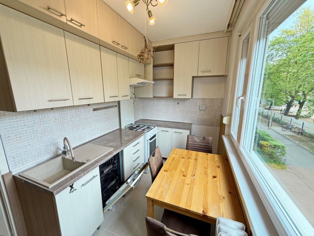 Eladó panellakás, Debrecenben 61.9 M Ft, 3 szobás