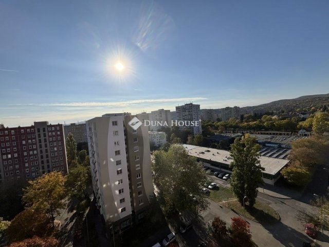 Eladó panellakás, Budapesten, III. kerületben 71.9 M Ft
