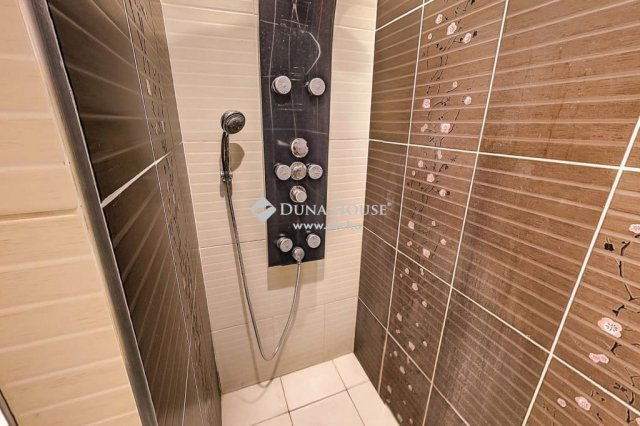 Eladó családi ház, Mendén 153 M Ft, 4 szobás