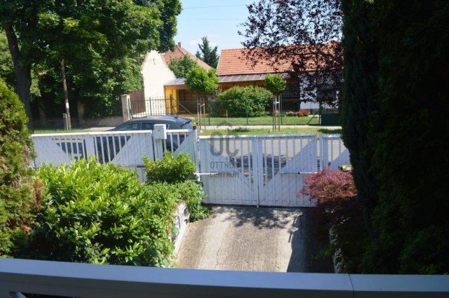 Eladó ikerház, Budapesten, XVIII. kerületben 195 M Ft, 5 szobás