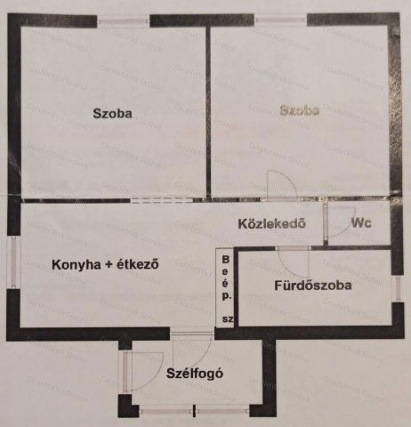 Eladó családi ház, Szolnokon 18 M Ft, 2 szobás