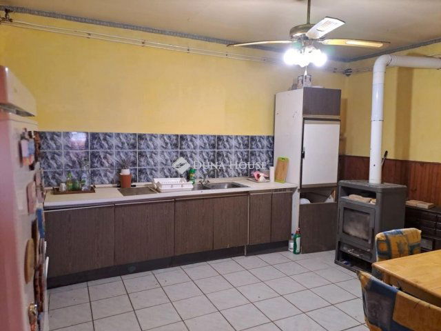 Eladó családi ház, Katymáron 8 M Ft, 4 szobás